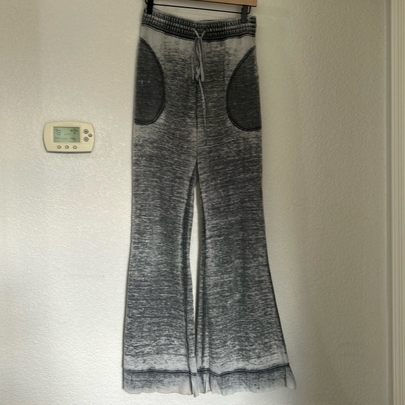 🖤 CLOSET CLEAR OUT 🖤 Free People Cozy Cool Girl “Good Vibes” Flare Pants - Picture 2 of 5